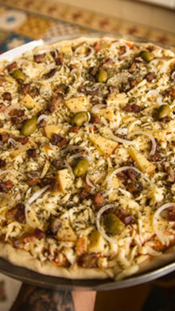 Pizza caipira reúne ingredientes típicos da culinária mineira, EPTV Pizzas  e Causos