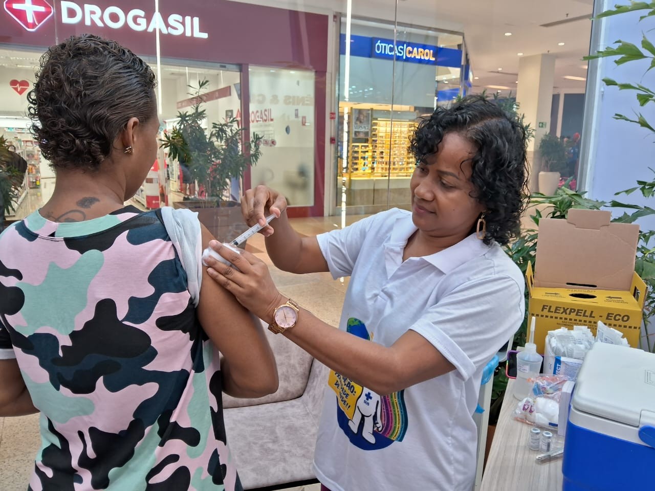 Shopping de Salvador recebe ponto de vacinação gratuita | Rede globo