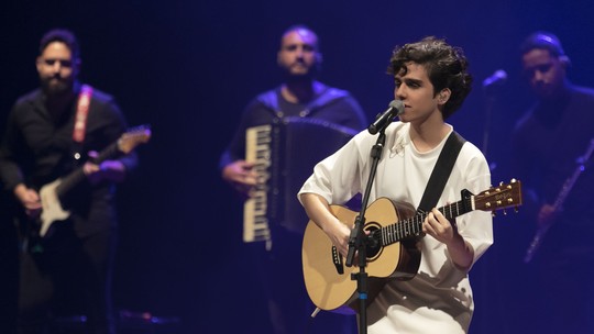 Cantor e compositor pernambucano Caike Souza se apresenta pela primeira vez em Salvador no dia 8/12