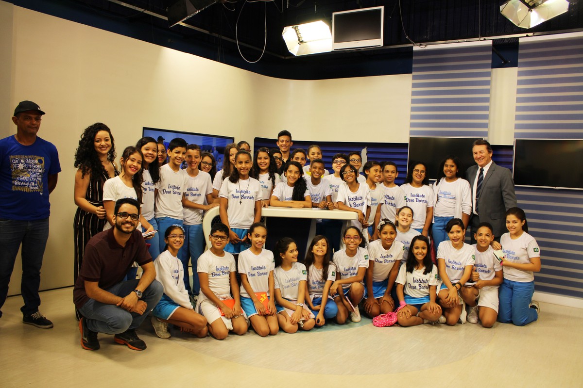 Amigos da TV Clube recebe alunos da escola popular Madre Maria Villac