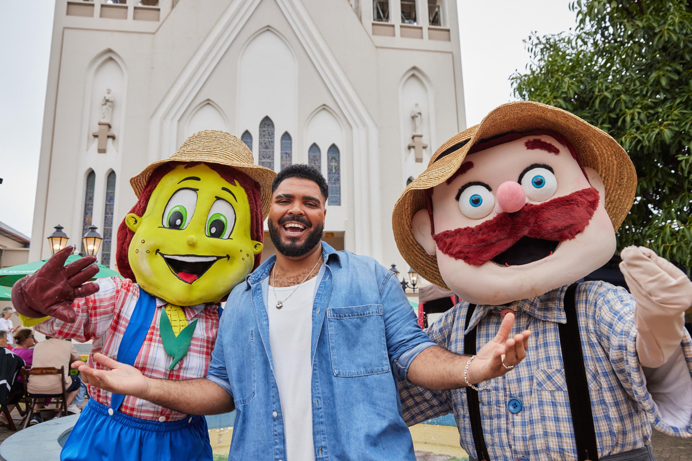 Paulo Vieira mergulha na diversidade da cultura brasileira na quarta temporada de 'Avisa Lá Que Eu Vou'