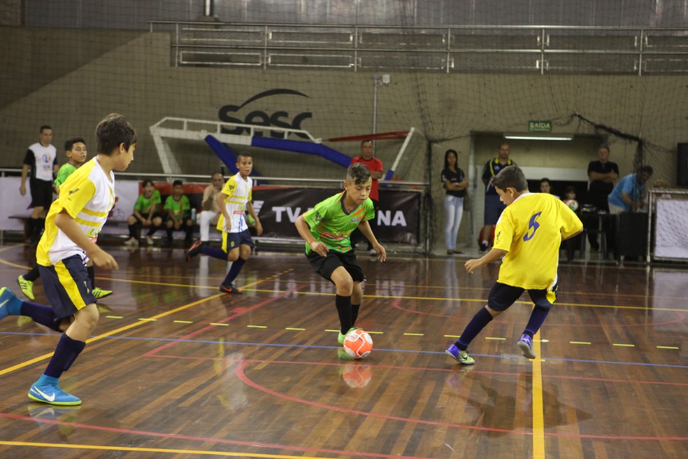 Prefeitura entrega premiação da 11ª Copa de Futsal de Escolas
