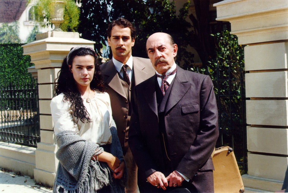 Giuliana (Ana Paula Arósio), Francesco (Raul Cortez) e Marco Antônio (Marcello Antony) — Foto: Globo/Divulgação