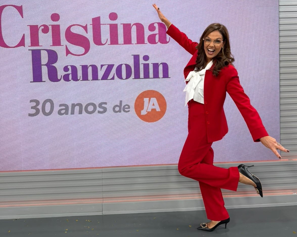 Cristina Ranzolin completa 30 anos à frente do "Jornal do Almoço" e ganha homenagem surpresa ao vivo