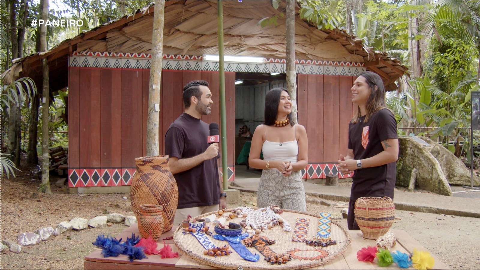 Paneiro conhece ateliê amazônico que criou roupa de Anitta | Rede globo