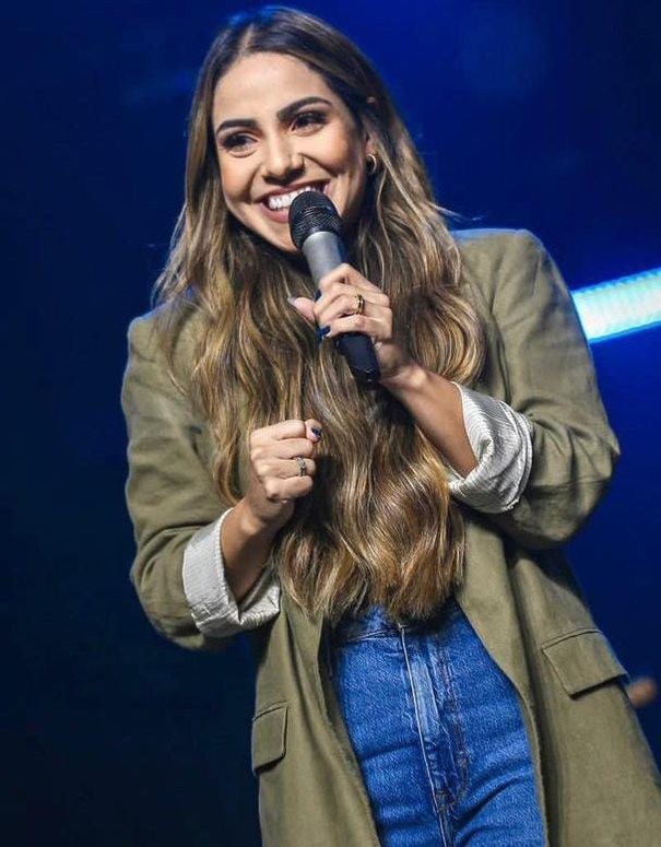 É de graça: cantora gospel Gabriela Rocha se apresenta na 17ª edição do ...