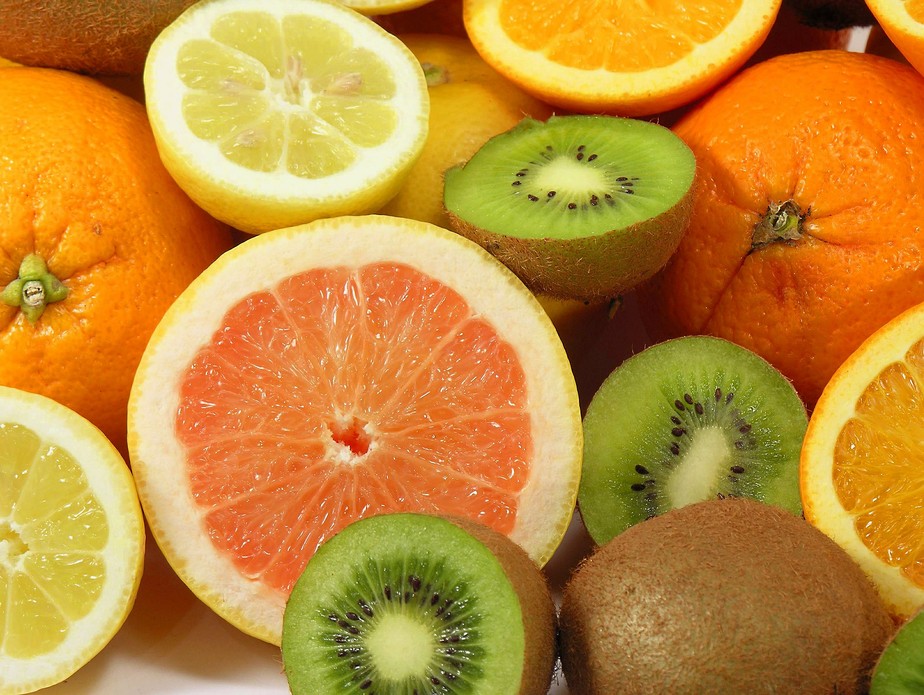 Vitamina C: conheça 5 frutas com maior teor desse nutriente para imunidade, 5 minutos de nutrição