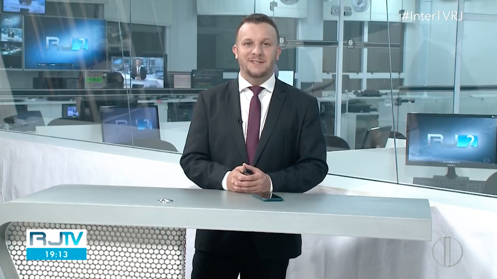 Estúdio de RJ2 de Campos ganha novo visual | Rede globo