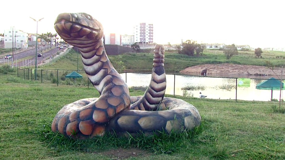 Por que a cidade de Cascavel chama Cascavel?