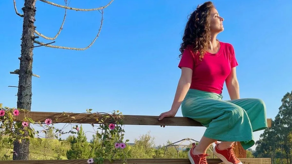 19 anos do 'Plug' saiba tudo sobre Michelly Correa, apresentadora do