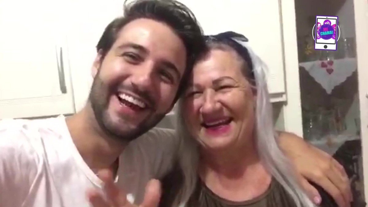 Ator paranaense Marcelo Ribeiro e sua mãe ensinam receita de família, o ...