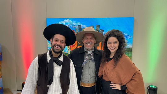 Música e Dança: Capitão Faustino e Emily Borghetti Música e Dança: Capitão Faustino e Emily Borghetti