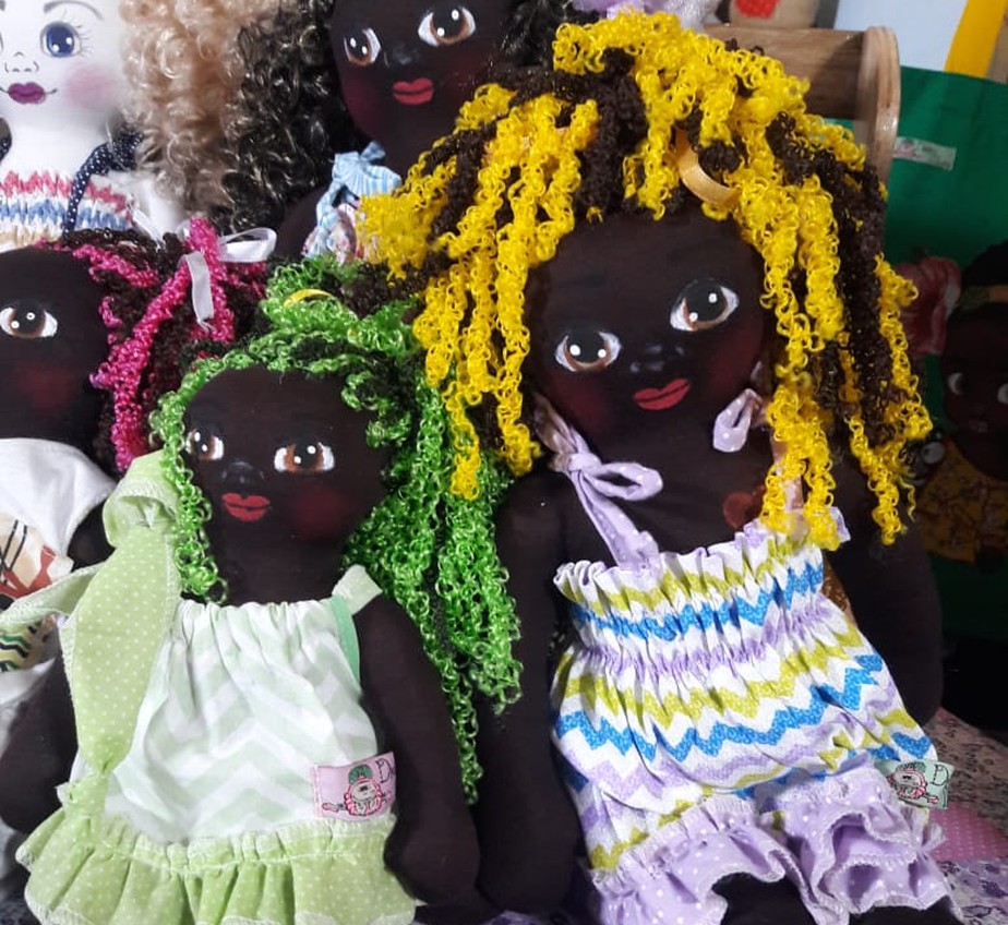 Bonecas de pano: elas refletem a cultura local e ajudam as crianças a se  sentirem representadas - Revista Crescer
