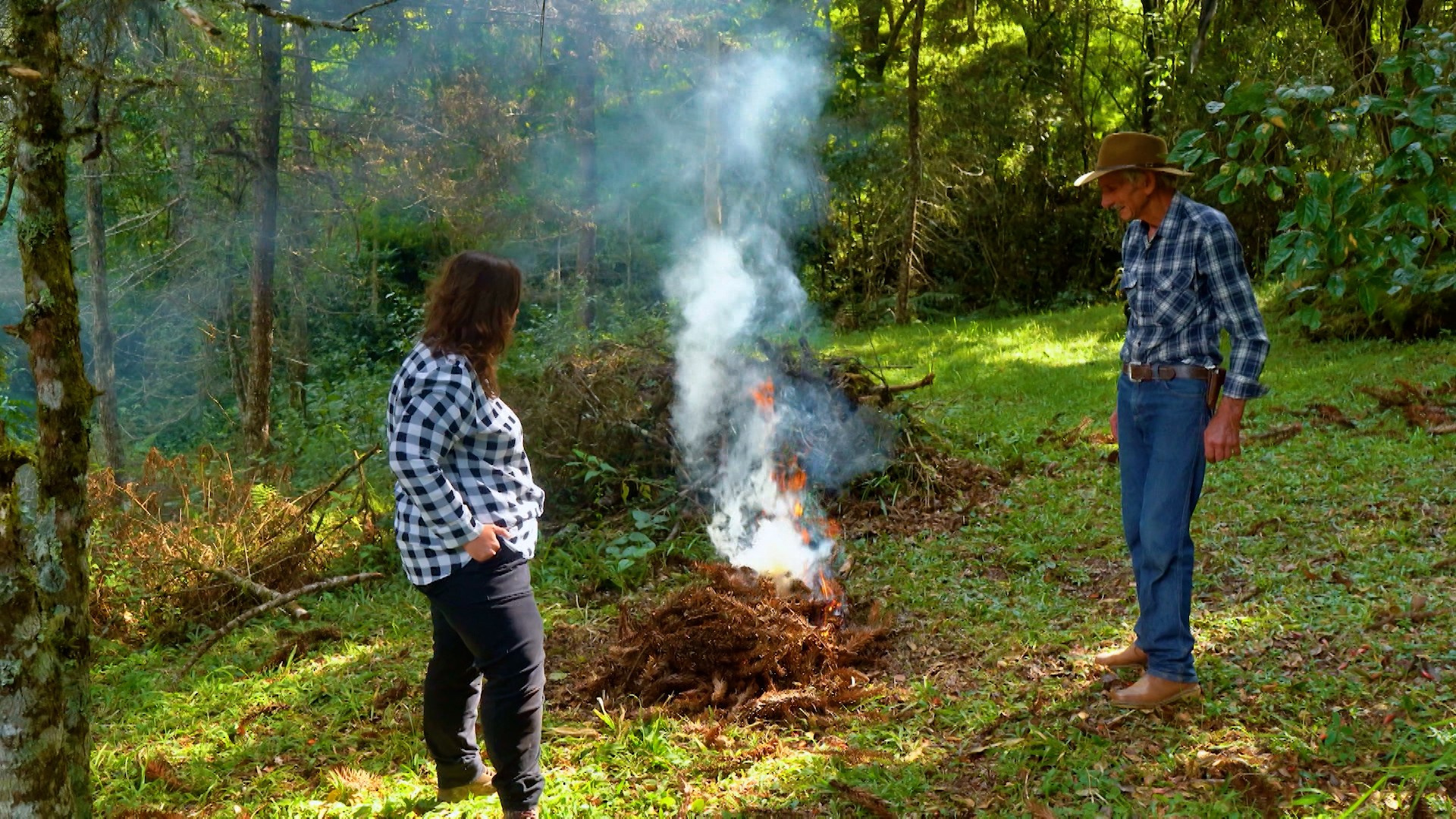 Família transforma tradição do pinhão em fonte de renda e atração no campo